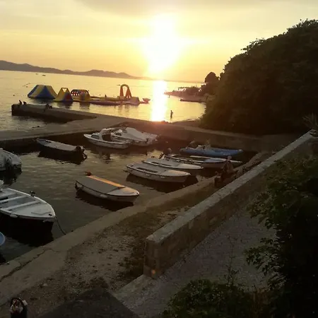 Latmo アパート ザダル